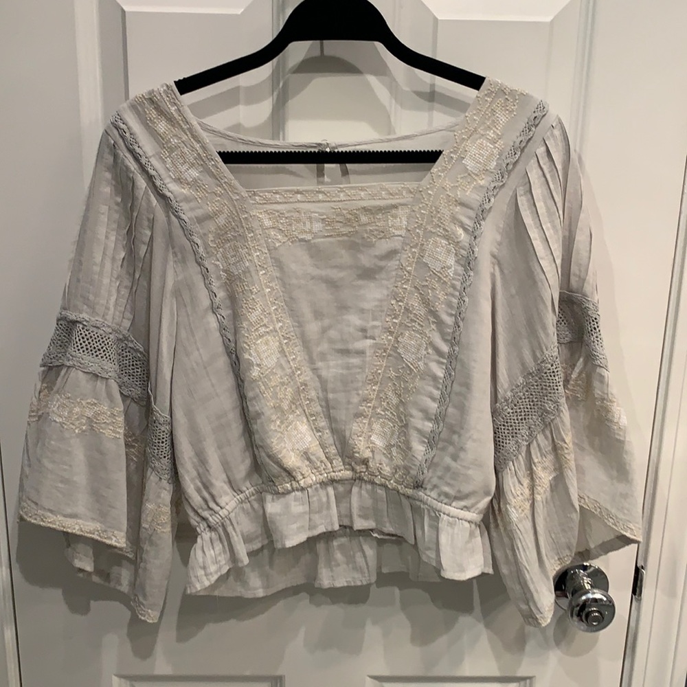 Adorable flowy American eagle top
